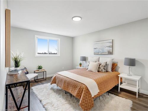 52 Fieldgate Drive, Brantford, ON - Indoor Photo Showing Bedroom