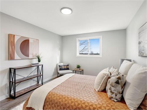 52 Fieldgate Drive, Brantford, ON - Indoor Photo Showing Bedroom