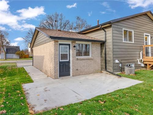 52 Fieldgate Drive, Brantford, ON - Outdoor