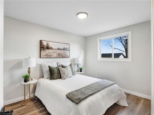 52 Fieldgate Drive, Brantford, ON - Indoor Photo Showing Bedroom