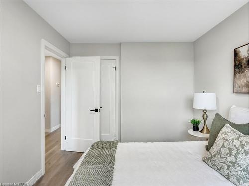 52 Fieldgate Drive, Brantford, ON - Indoor Photo Showing Bedroom