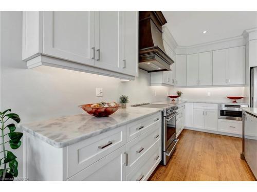 24 Whiting Drive, Paris, ON - Indoor Photo Showing Kitchen With Upgraded Kitchen