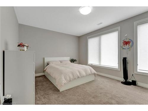 24 Whiting Drive, Paris, ON - Indoor Photo Showing Bedroom