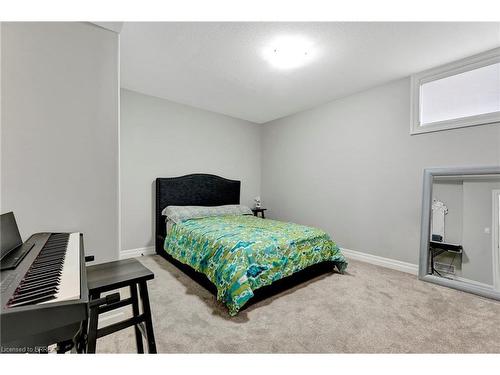 24 Whiting Drive, Paris, ON - Indoor Photo Showing Bedroom