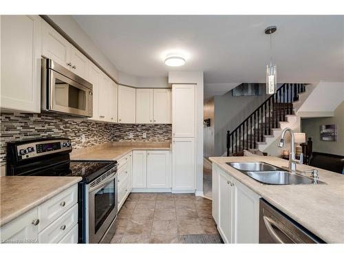 4269 Murvel Avenue, Burlington, ON - Indoor Photo Showing Kitchen With Double Sink With Upgraded Kitchen