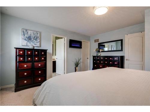 4269 Murvel Avenue, Burlington, ON - Indoor Photo Showing Bedroom