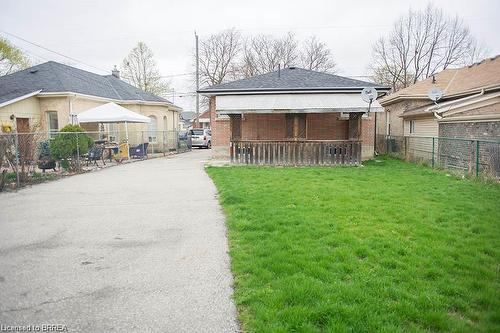 Lower-225 Chatham Street, Brantford, ON - Outdoor With Deck Patio Veranda