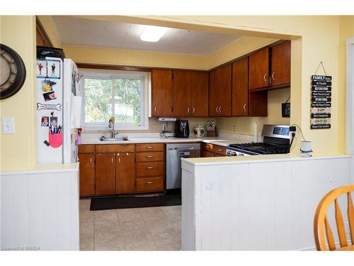 264 Oakland Road, Scotland, ON - Indoor Photo Showing Kitchen