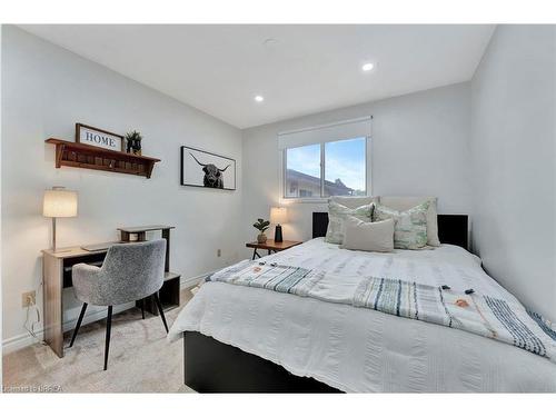 31 Farringford Drive, Brantford, ON - Indoor Photo Showing Bedroom