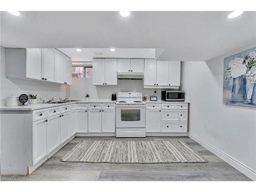 31 Farringford Drive, Brantford, ON - Indoor Photo Showing Kitchen