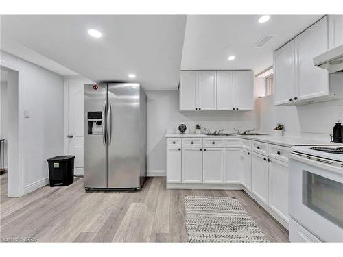 31 Farringford Drive, Brantford, ON - Indoor Photo Showing Kitchen