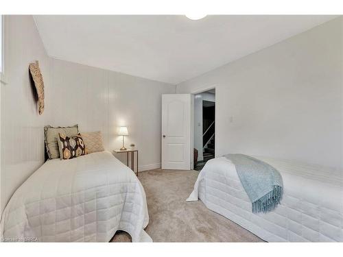 31 Farringford Drive, Brantford, ON - Indoor Photo Showing Bedroom