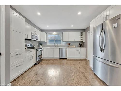 31 Farringford Drive, Brantford, ON - Indoor Photo Showing Kitchen With Stainless Steel Kitchen