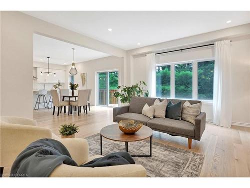 61 Stauffer Road, Brantford, ON - Indoor Photo Showing Living Room