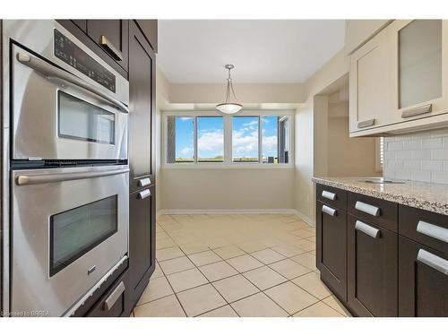 2-164 Paris Road, Brantford, ON - Indoor Photo Showing Kitchen