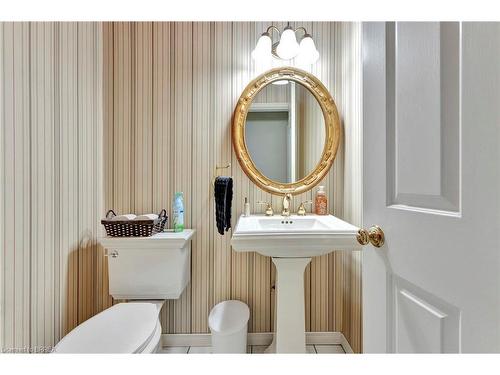 23 Scarfe Gardens, Brantford, ON - Indoor Photo Showing Bathroom