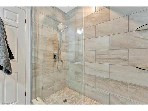 23 Scarfe Gardens, Brantford, ON - Indoor Photo Showing Bathroom