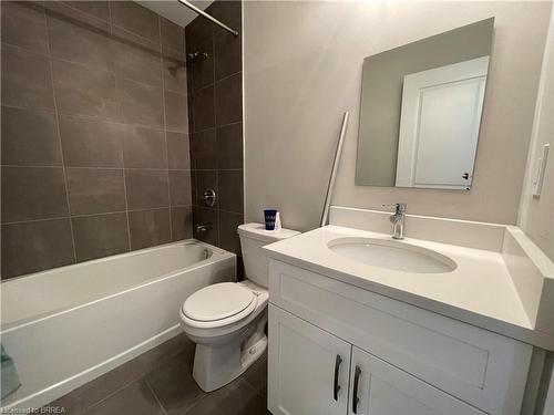 39-720 Grey Street, Brantford, ON - Indoor Photo Showing Bathroom