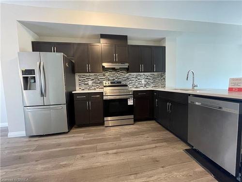 39-720 Grey Street, Brantford, ON - Indoor Photo Showing Kitchen With Upgraded Kitchen