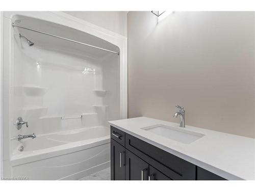 110 Judd Drive, Simcoe, ON - Indoor Photo Showing Bathroom