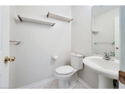 17-220 Blackburn Drive, Brantford, ON - Indoor Photo Showing Bathroom