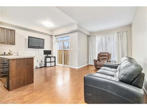 51-21 Diana Avenue, Brantford, ON - Indoor Photo Showing Living Room