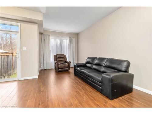 51-21 Diana Avenue, Brantford, ON - Indoor Photo Showing Living Room