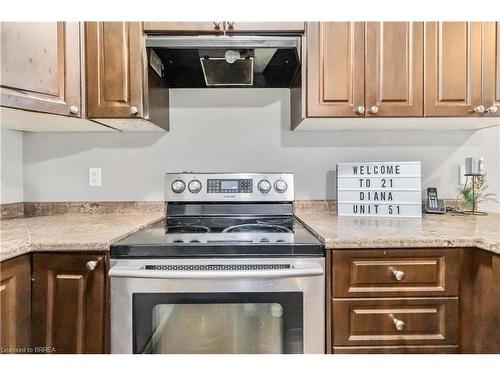 51-21 Diana Avenue, Brantford, ON - Indoor Photo Showing Kitchen