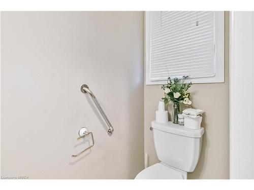 51-21 Diana Avenue, Brantford, ON - Indoor Photo Showing Bathroom