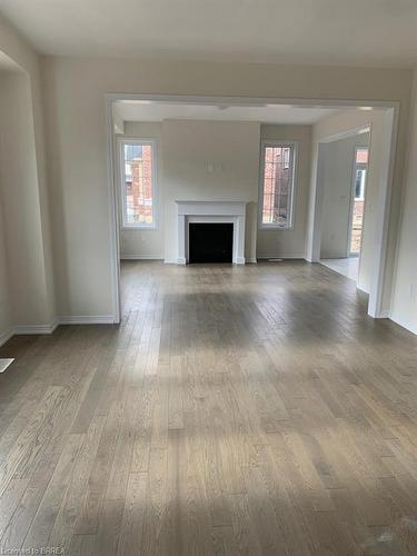 31 Steven Drive, Thorold, ON - Indoor Photo Showing Living Room With Fireplace