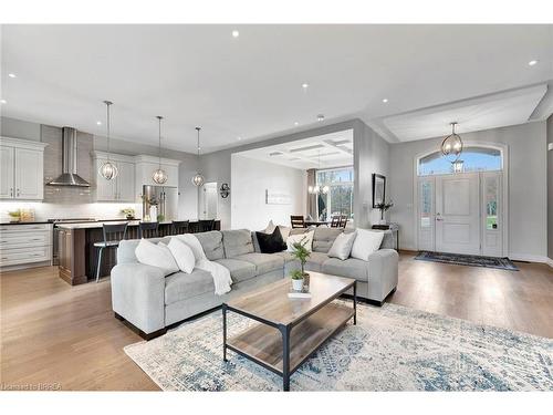 193 King Edward Street, Paris, ON - Indoor Photo Showing Living Room