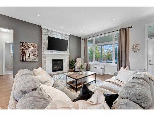 193 King Edward Street, Paris, ON - Indoor Photo Showing Living Room With Fireplace