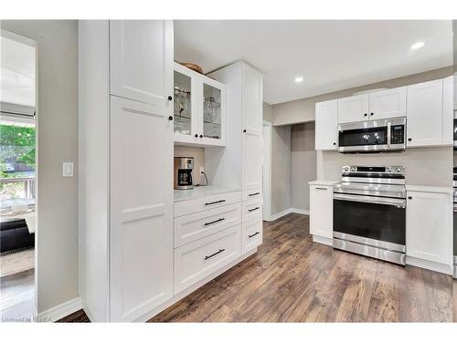 200 Memorial Drive, Brantford, ON - Indoor Photo Showing Kitchen