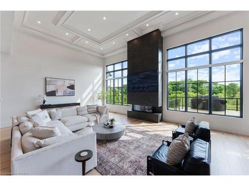 24 Westlake Boulevard, Brantford, ON - Indoor Photo Showing Living Room