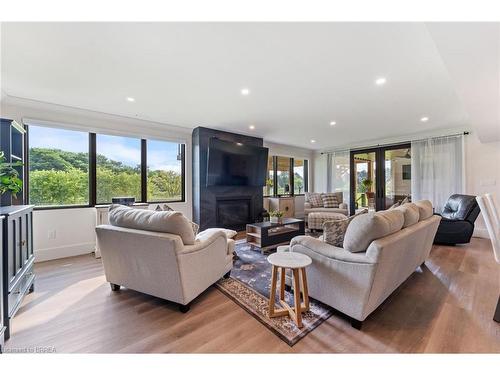 24 Westlake Boulevard, Brantford, ON - Indoor Photo Showing Living Room With Fireplace