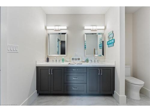 24 Westlake Boulevard, Brantford, ON - Indoor Photo Showing Bathroom