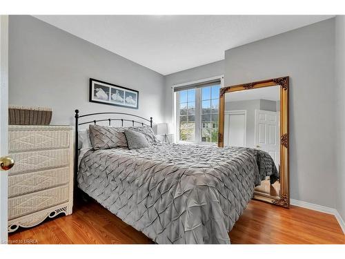 4-220 Blackburn Drive, Brantford, ON - Indoor Photo Showing Bedroom