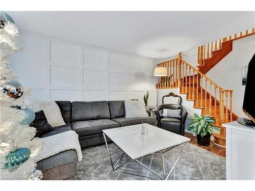 4-220 Blackburn Drive, Brantford, ON - Indoor Photo Showing Living Room