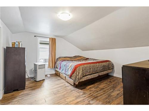 138 North Main Street, Simcoe, ON - Indoor Photo Showing Bedroom