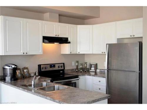 112-21 Diana Avenue, Brantford, ON - Indoor Photo Showing Kitchen With Stainless Steel Kitchen With Double Sink With Upgraded Kitchen