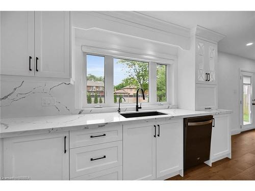 396 Denlow Avenue, Hamilton, ON - Indoor Photo Showing Kitchen