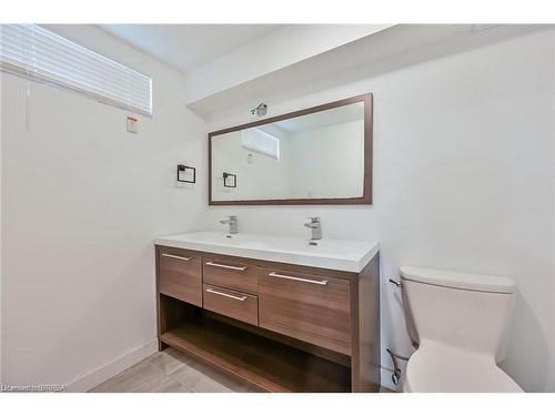 396 Denlow Avenue, Hamilton, ON - Indoor Photo Showing Bathroom