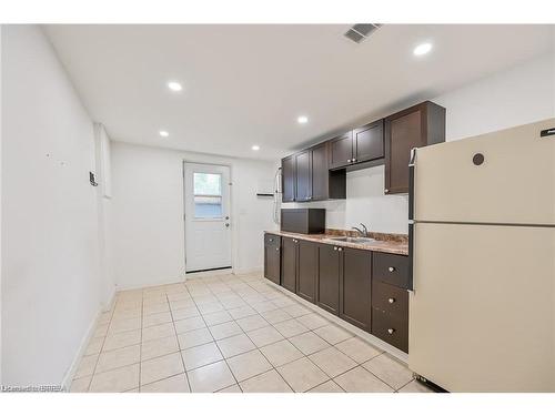 396 Denlow Avenue, Hamilton, ON - Indoor Photo Showing Kitchen