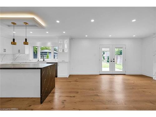 396 Denlow Avenue, Hamilton, ON - Indoor Photo Showing Kitchen