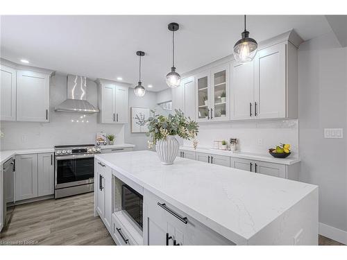 2 Keeler Place, Brantford, ON - Indoor Photo Showing Kitchen With Stainless Steel Kitchen With Upgraded Kitchen