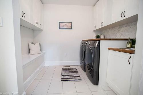 22 Wilmot Road, Brantford, ON - Indoor Photo Showing Laundry Room