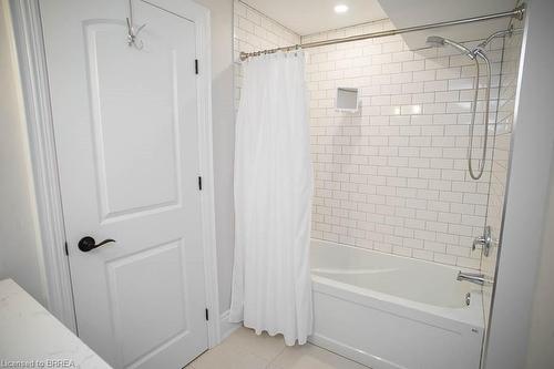 22 Wilmot Road, Brantford, ON - Indoor Photo Showing Bathroom