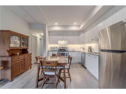 17-2 Willow Street, Paris, ON - Indoor Photo Showing Kitchen