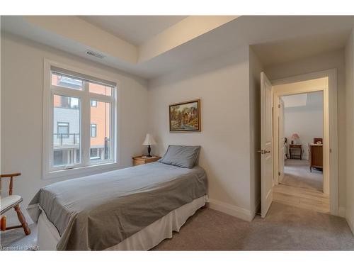 17-2 Willow Street, Paris, ON - Indoor Photo Showing Bedroom