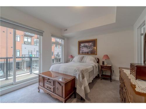 17-2 Willow Street, Paris, ON - Indoor Photo Showing Bedroom